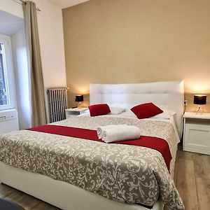 Kamer met een Queen Size Bed